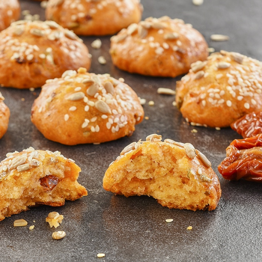 Kuru Domatesli Mayasız Poğaça