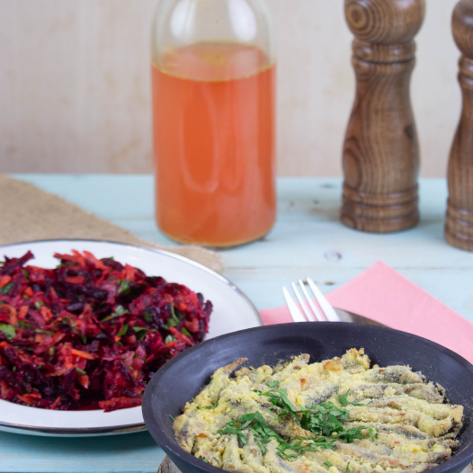 Fırında Hamsi Tava ve Çiğ Pancar Salatası